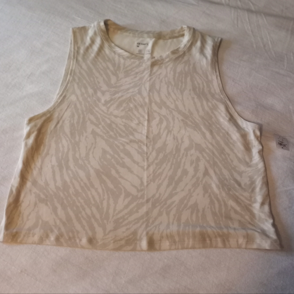 NWT GapFit Crop Top, Athletic Top
